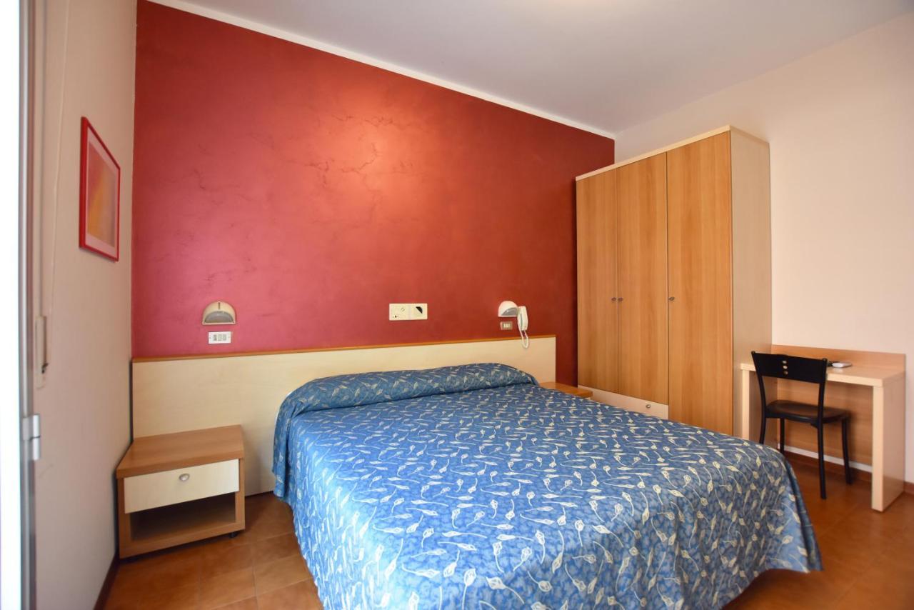 Hotel Azzurra Rimini Eksteriør bilde